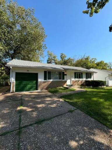 Main picture of 10116 Crown Point Dr