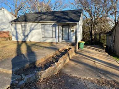 Main picture of 4820 Francis St