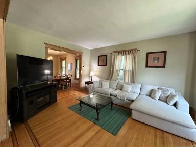 Main picture of 123 W 35th St