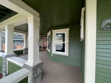 Main picture of 1704 Applegate St