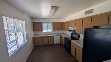 Main picture of 2118 W Belmont Ave
