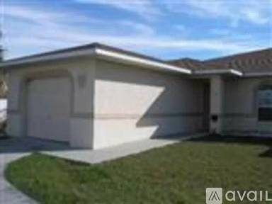 Main picture of Cape Coral Pkwy W
