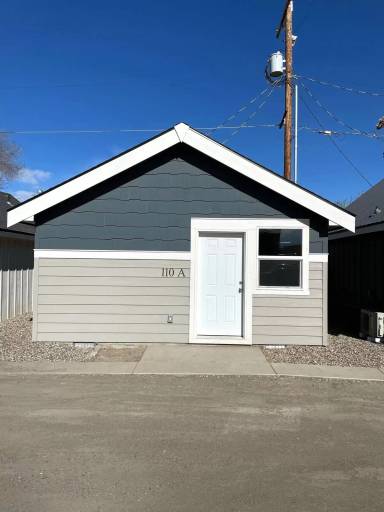 Main picture of 108 E Main St