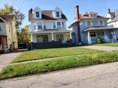 Main picture of 4226 E 124th St