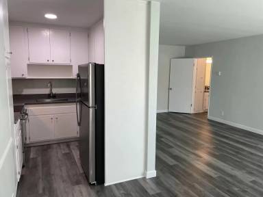 Main picture of 1861 N Van Ness Ave