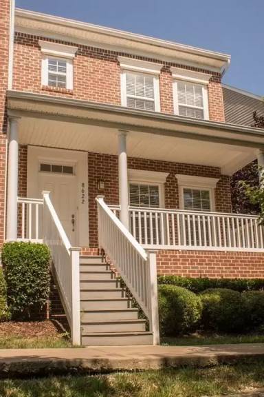 Main picture of 8650 Gauphin Pl