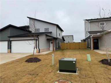 Main picture of 1608 SW Poigai Way