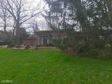 Main picture of 12345 Pendleton Pike