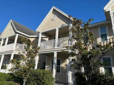 Main picture of 917 Sumner St