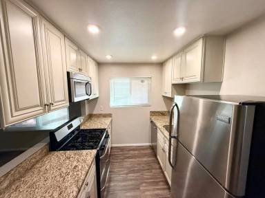 Main picture of 3530 Helix St