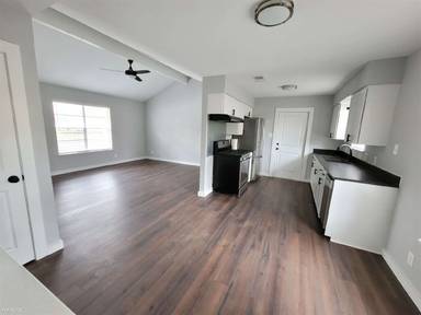 Main picture of 4422 Gillis St