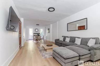 Main picture of 209 1st Ave