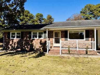 Main picture of 7 Princeton Dr
