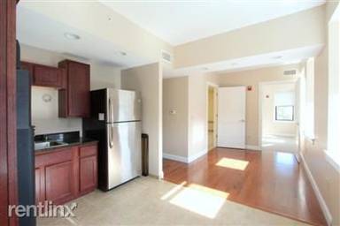 Main picture of 77 Hancock St