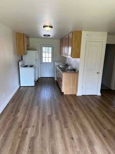 Main picture of 661 8th St W