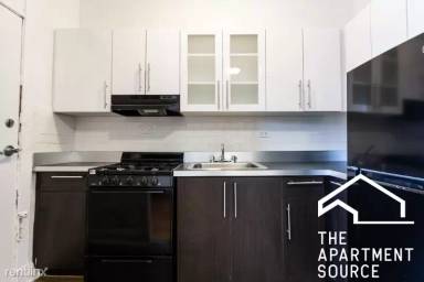 Main picture of 632 W Addison St