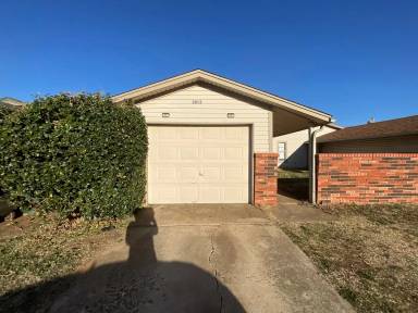 Main picture of 1013 SW 81st St
