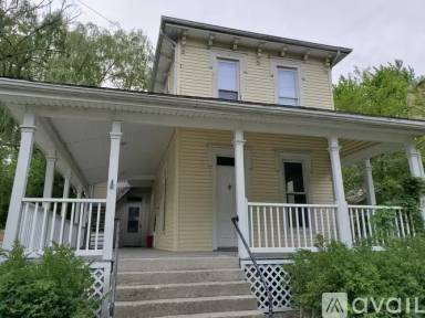 Main picture of 225 N Court St
