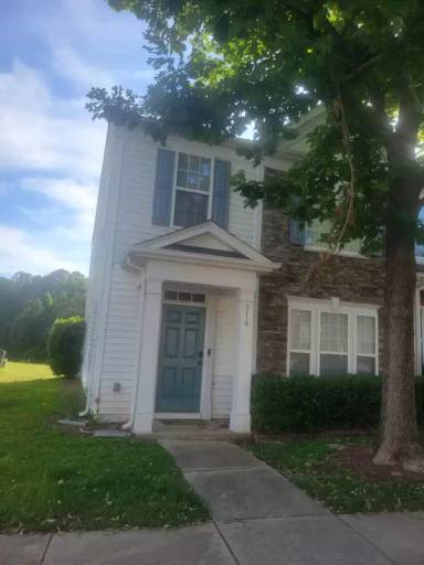 Main picture of 316 Walnut Woods Dr
