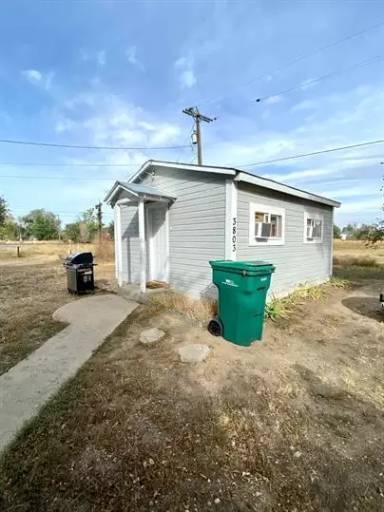 Main picture of 3803 Central St
