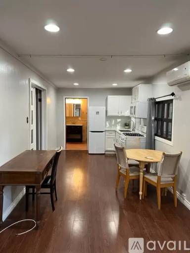Main picture of 1431 Oak St