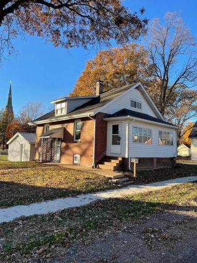 Main picture of 15 N Bernard St
