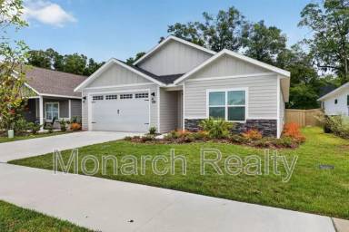 Main picture of 1075 SW 66th Ter