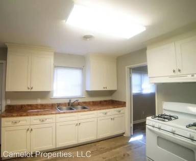 Main picture of 42 Holliday Dr