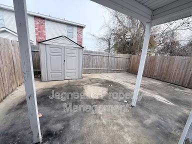 Main picture of 201 Crystal Ln