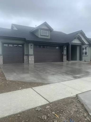 Main picture of 4584 W Homeward Bound Blvd