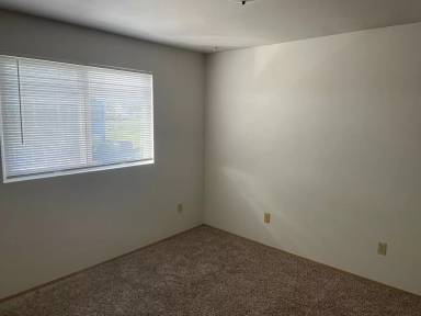 Main picture of 537 NE Ellis Way