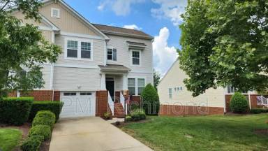 Main picture of 652 Abbey Village Cir
