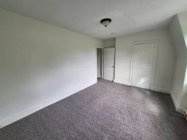 Main picture of 1010 W Main St