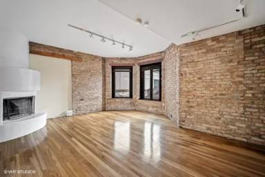 Main picture of 3015 N Broadway St