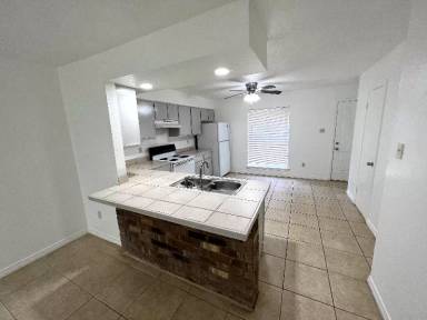 Main picture of 7829 Read Blvd