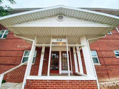 Main picture of 1714 N Lindsay Ave