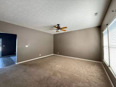 Main picture of 4014 Homerton St