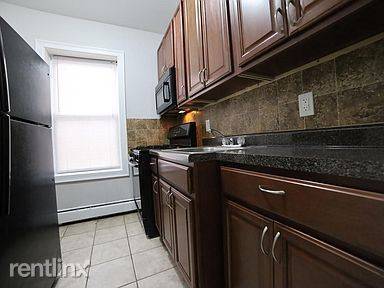 Main picture of 6 Tonnele Ave