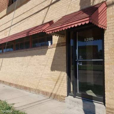 Main picture of 1206 E Waterman St