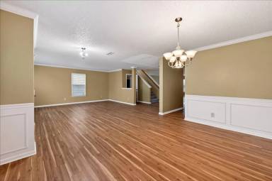 Main picture of 12599 Majestic Way