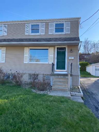 Main picture of 327 Cedar St
