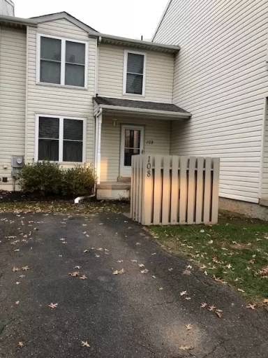 Main picture of 108 Pipers Pl