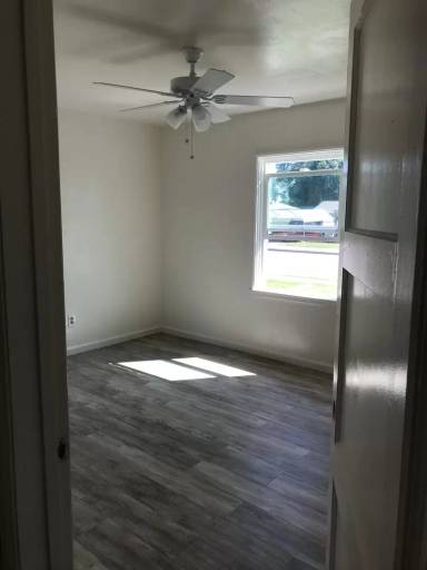 Main picture of 242 E Alexander Ave