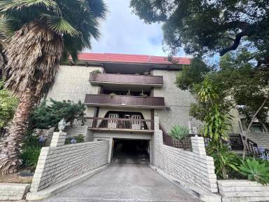 Main picture of 1825 N Gramercy Pl