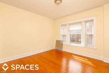 Main picture of 1441 W Argyle St