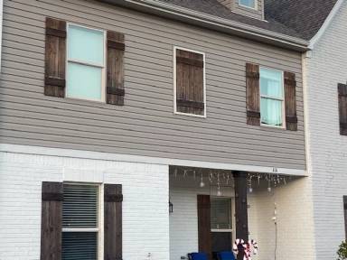 Main picture of 404 - 410 Walker Cir