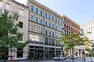 Main picture of 15 W 4th St