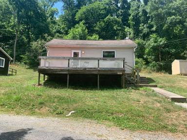 Main picture of 717 Powell Ave
