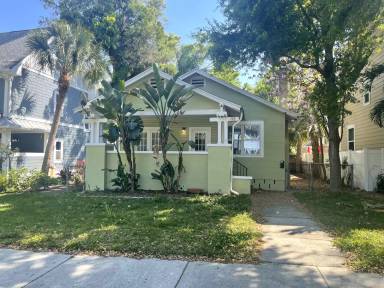 Main picture of 146 13th Ave NE