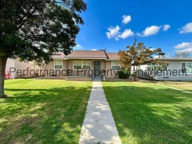 Main picture of 321 Oakdale Dr